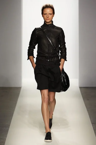 Look 4